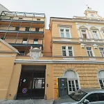 Sv Albert Apartman